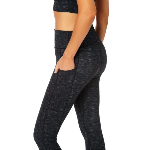 Anne Cole Active - Women's High Waist
3/4 Capri Legging - Heather - Medium - Picture 3 of 3